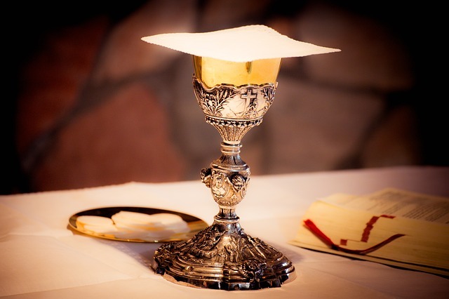 What does it mean to discern the Lord's body? discern
