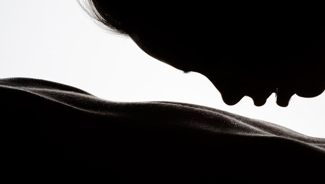 kissing towards God